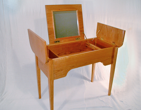 Traditional Hardwood Dressing Table with Mirror